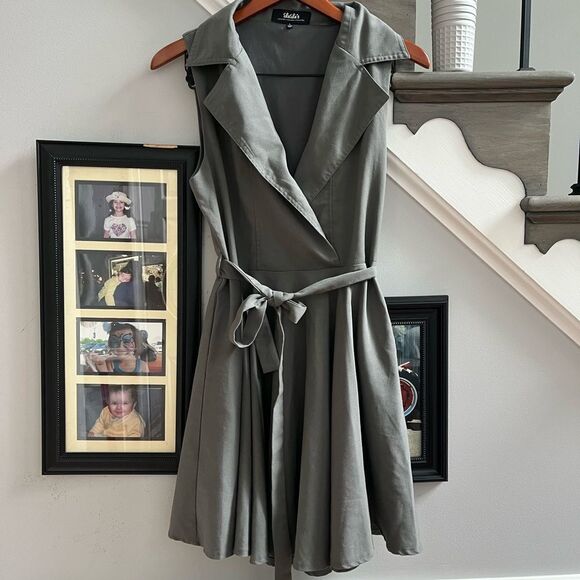 Lulus Dresses & Skirts - Lulu’s Gray Sleeveless Belted Shirt Circle Dress sz L